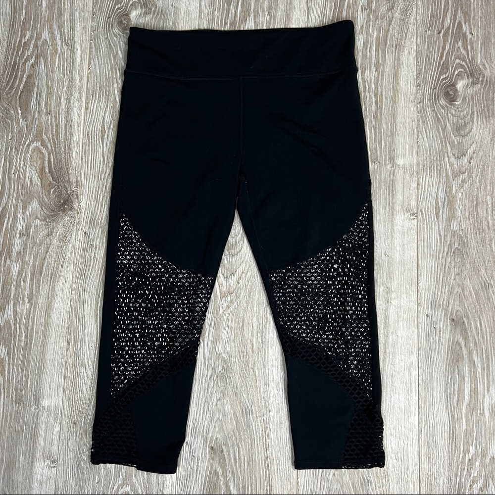 Fabletics Black Workout Capris Size Large